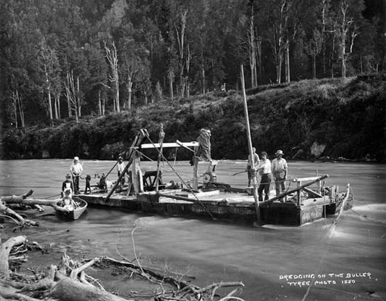 1 Boating on the Buller 1850s