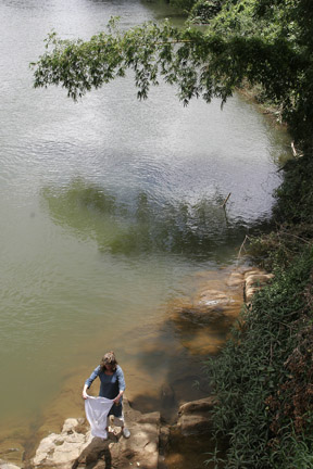 18121694-Sri_Lanka_River_Water_13