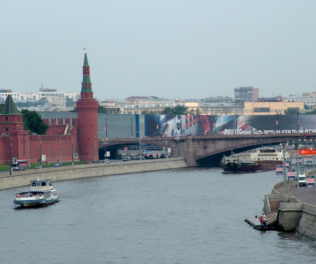 20804600-Moscow-River-16